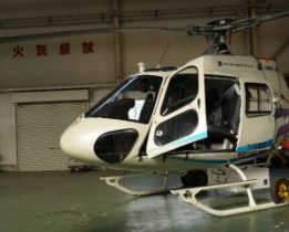 回転翼（右）